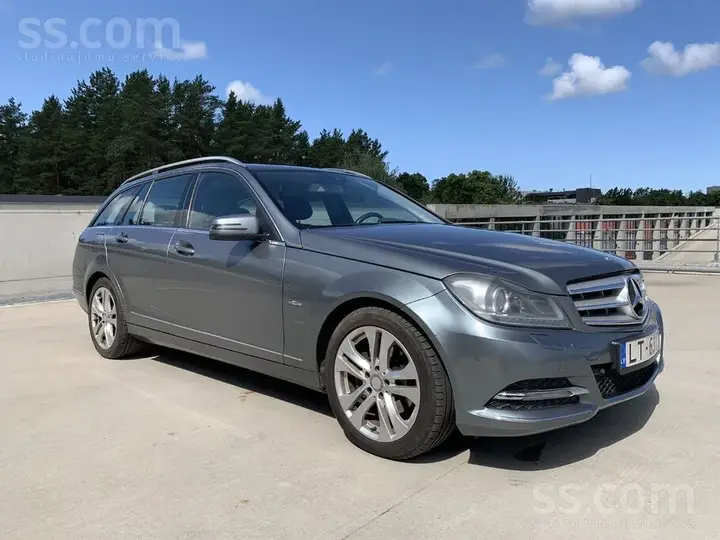 Mercedes-Benz C220D 2011 photo 2