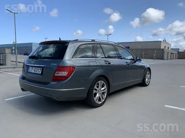 Mercedes-Benz C220D 2011 photo 3