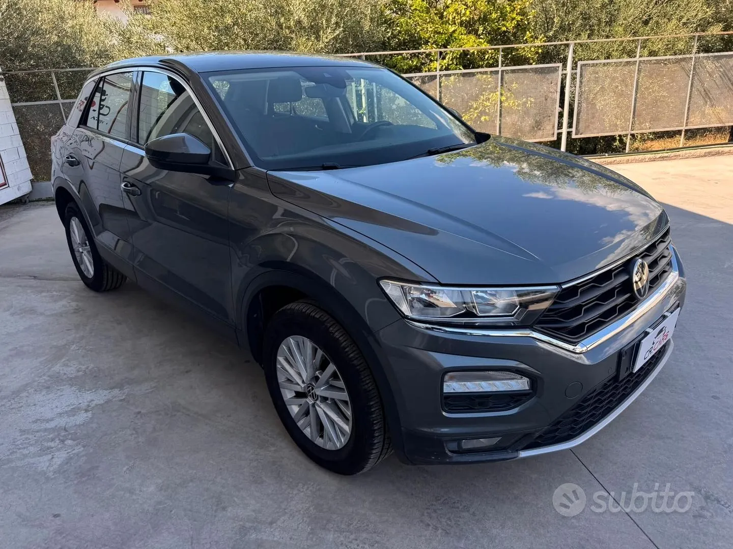 Volkswagen T-Roc 2021 photo 2