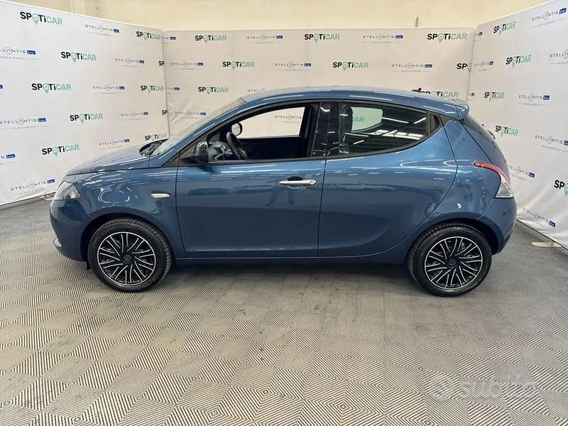 Lancia Ypsilon 2022 photo 2