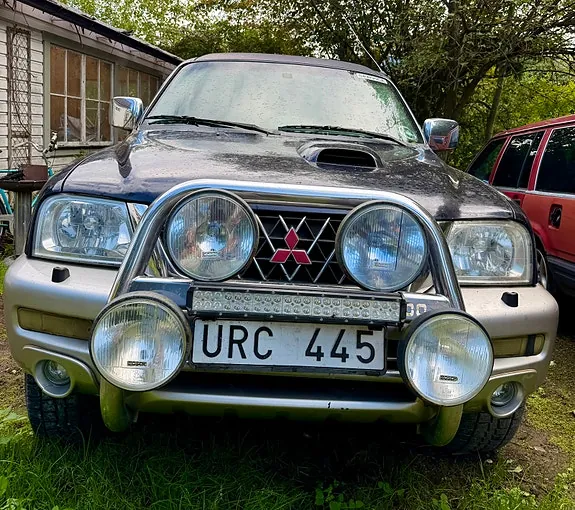 Mitsubishi L200 2004 photo 2