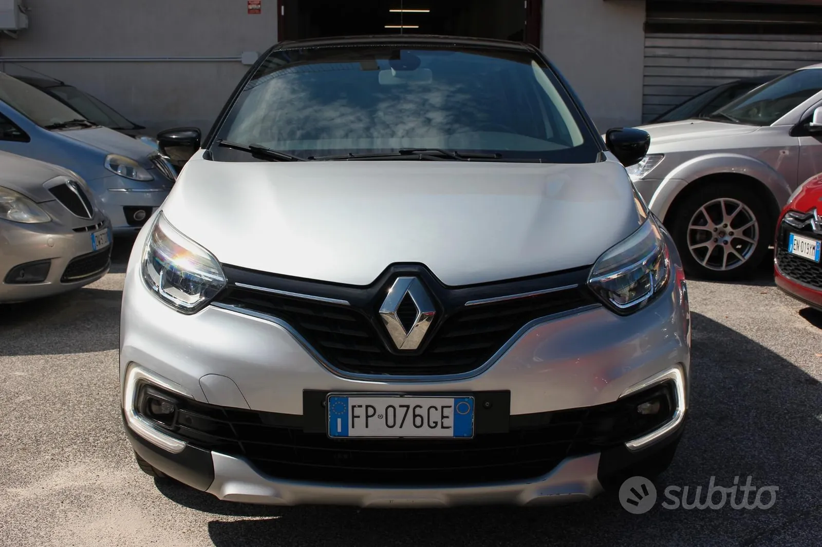 Renault Captur 2018 photo 2
