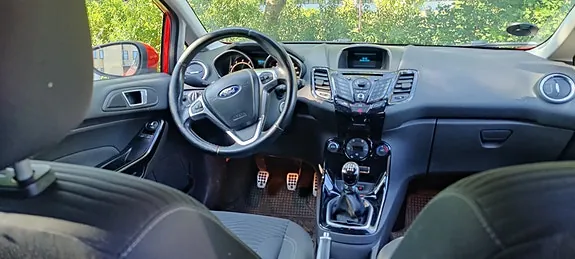 Ford Fiesta 2015 photo 4