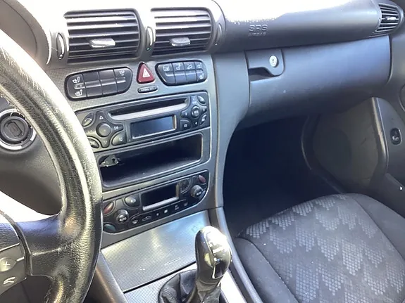 Mercedes-Benz C180