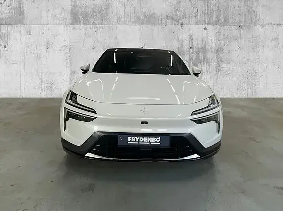 Polestar 4 2025 photo 2