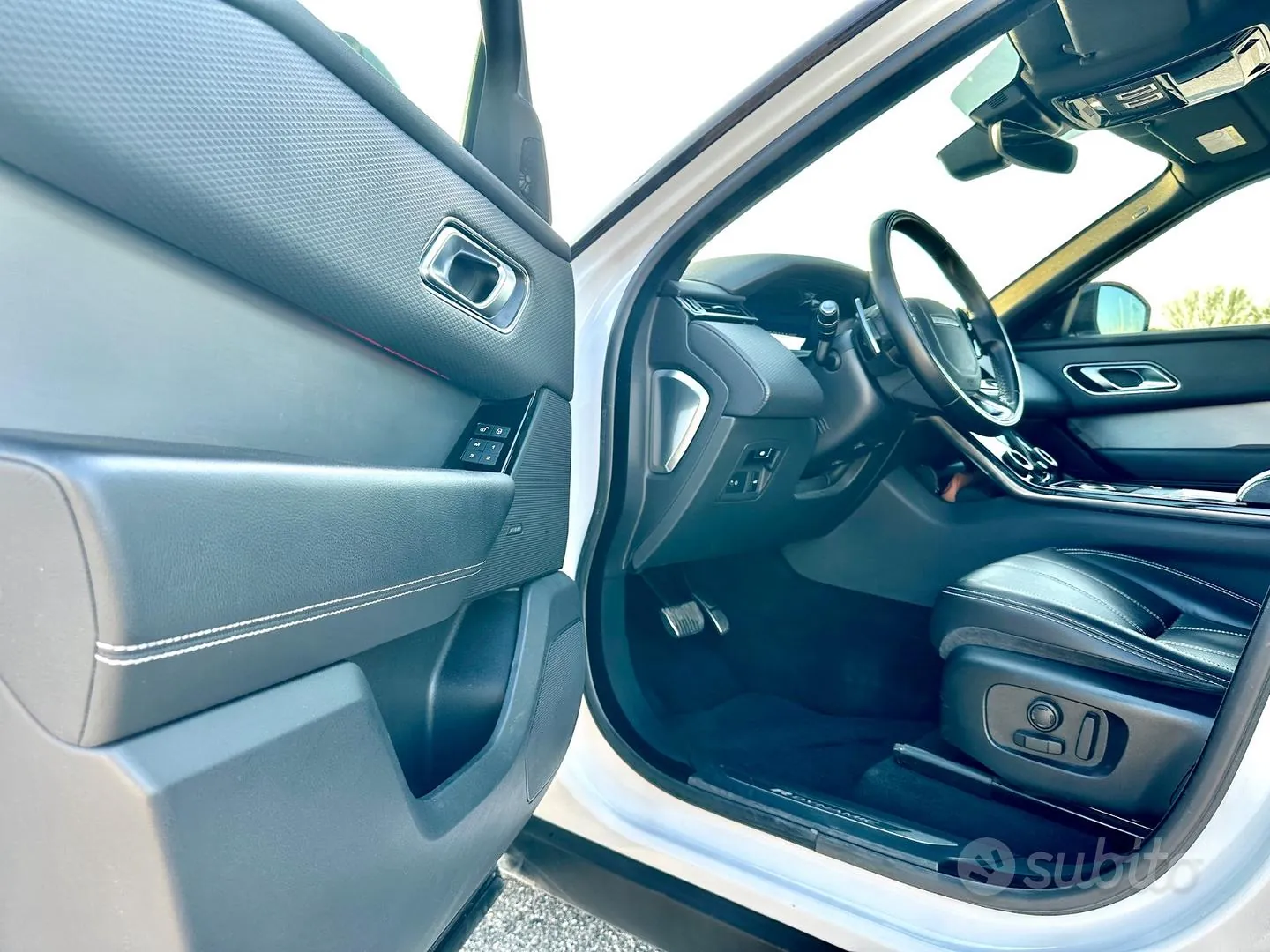 Land Rover Velar 2020 photo 4