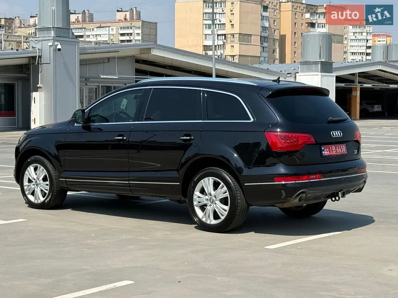 Audi Q7 2011 photo 2