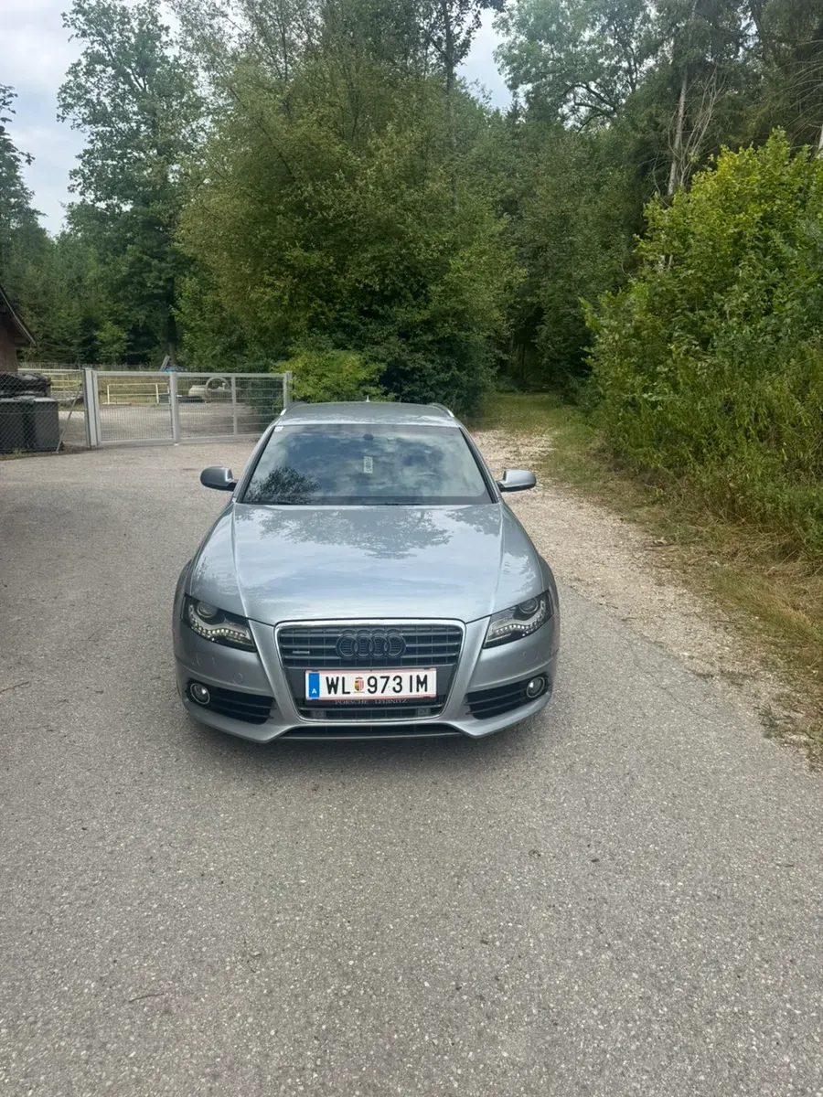 Audi A4 2010 photo 3
