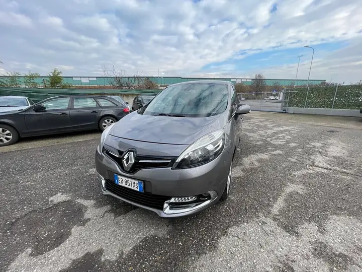 Renault Scenic 2013 photo 2