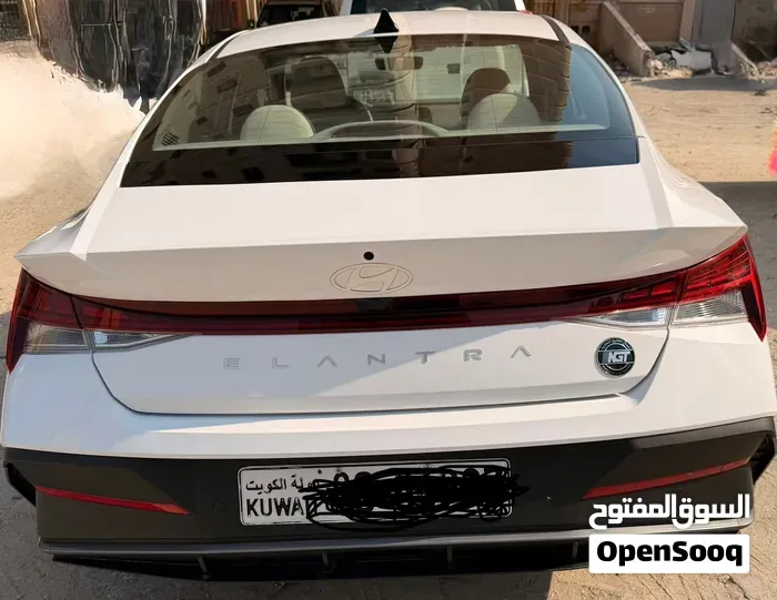 Hyundai Elantra 2025 photo 4