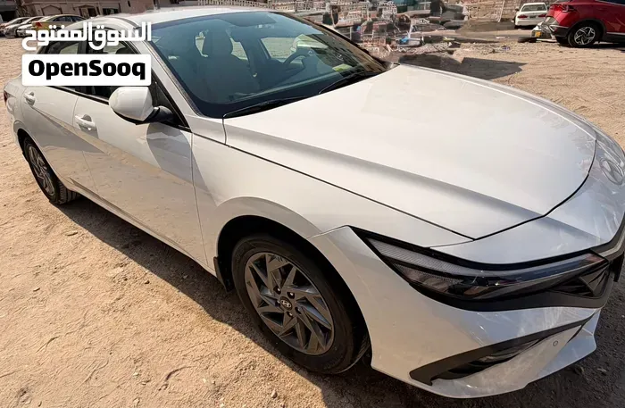 Hyundai Elantra 2025 photo 2