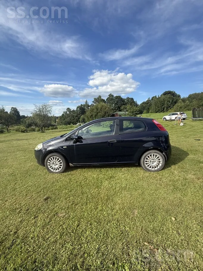 Fiat Grande Punto 2009 photo 5