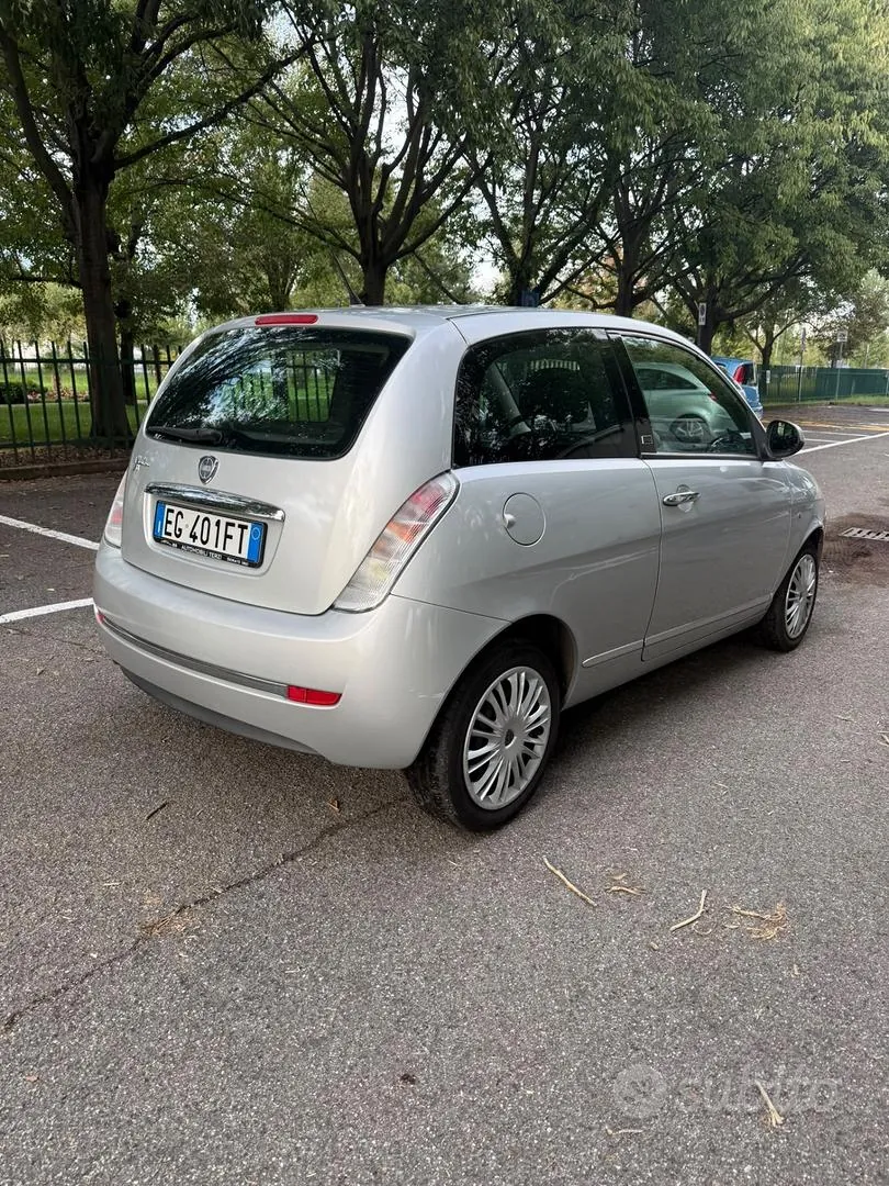 Lancia Ypsilon 2011 photo 4