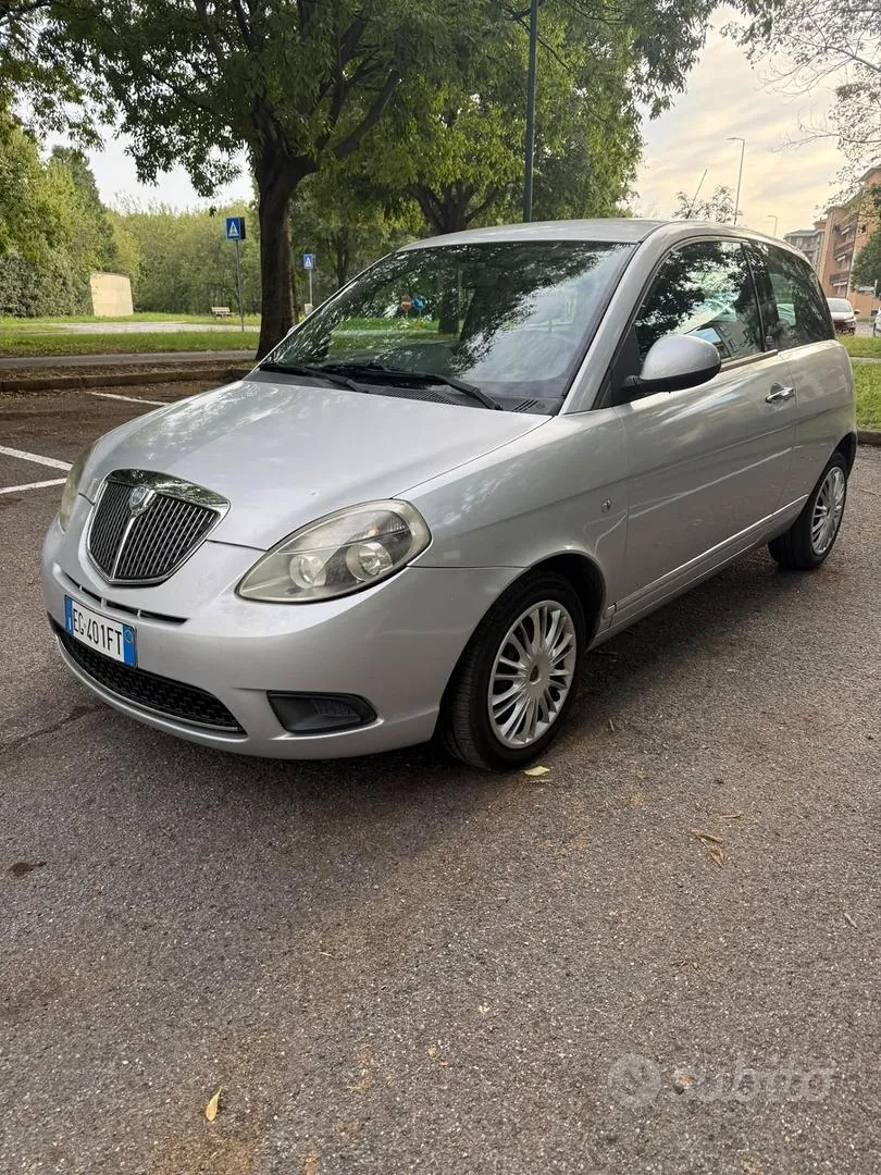 Lancia Ypsilon