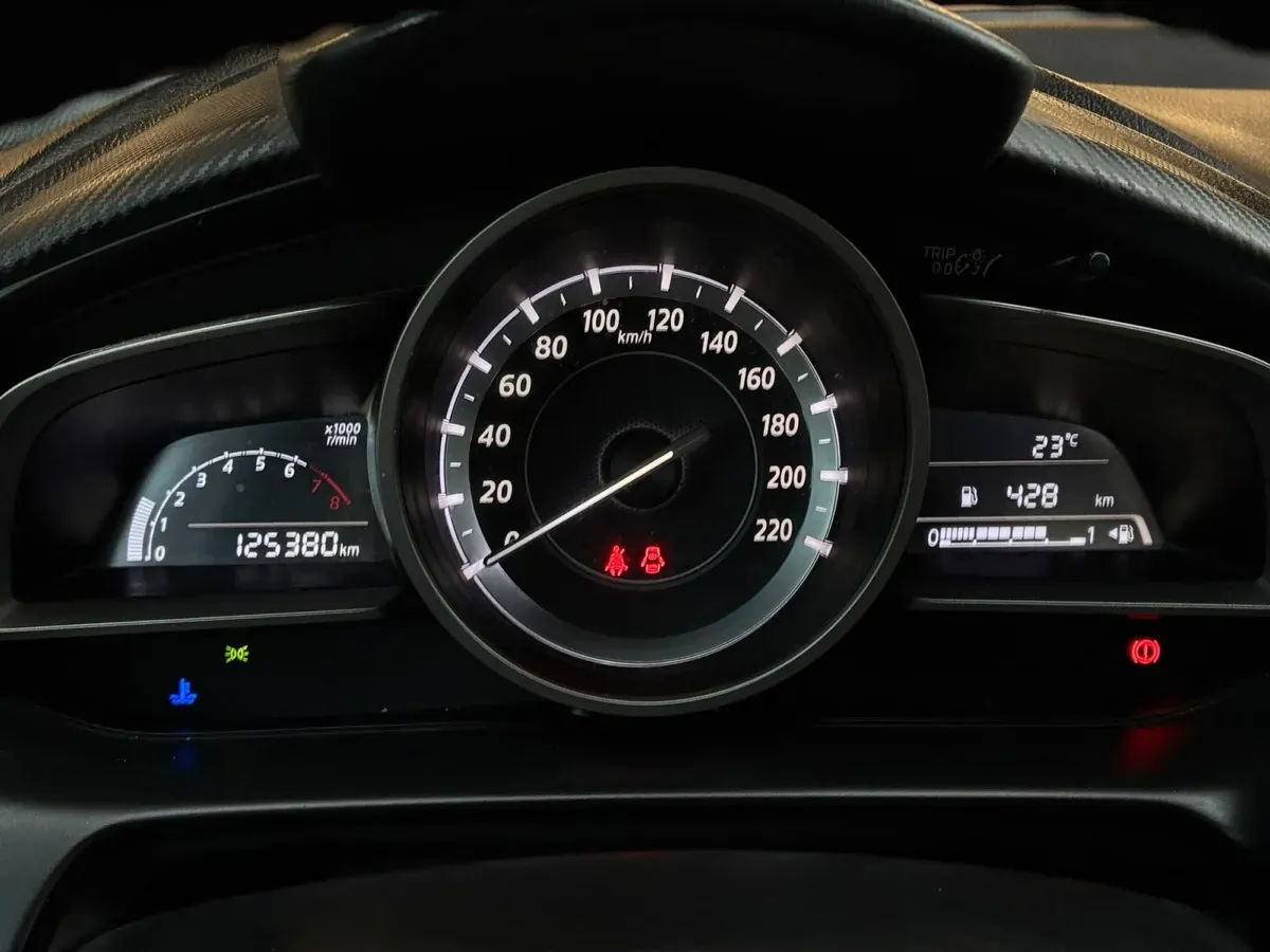Mazda Mazda2 2017 photo 2