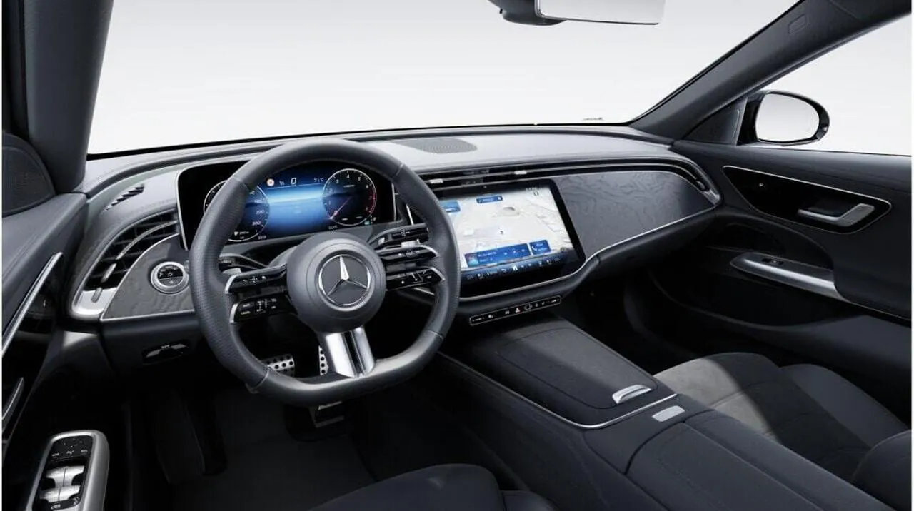 Mercedes-Benz E-Class photo 5