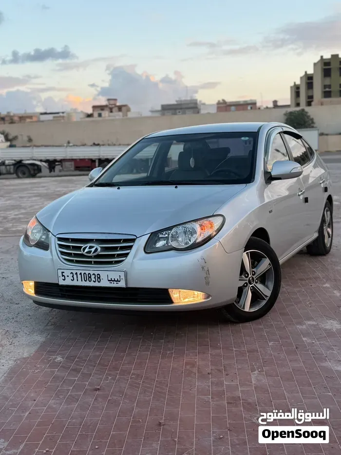 Hyundai Avante 2010 photo 2