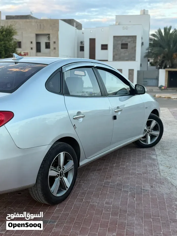 Hyundai Avante 2010 photo 3