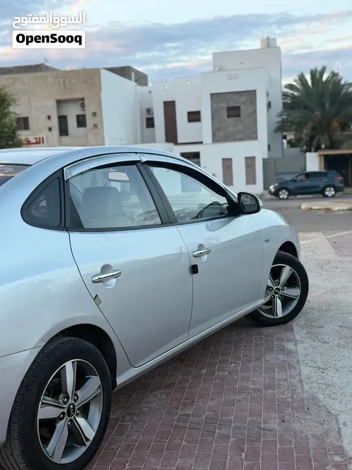 Hyundai Avante 2010 photo 4