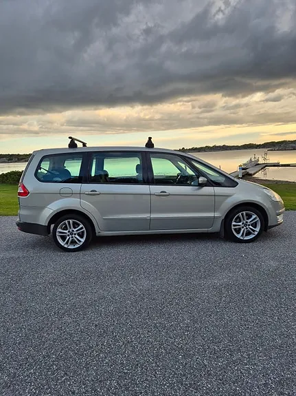 Ford Galaxy 2008 photo 4