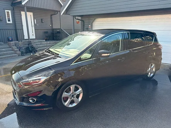 Ford S-Max 2016 photo 2