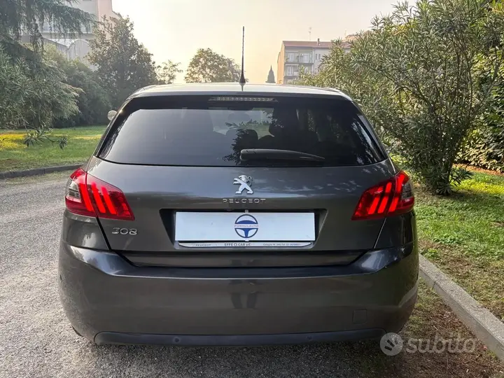 Peugeot 308 2019 photo 5