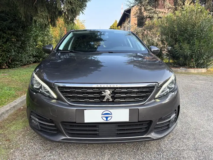 Peugeot 308 2019 photo 2