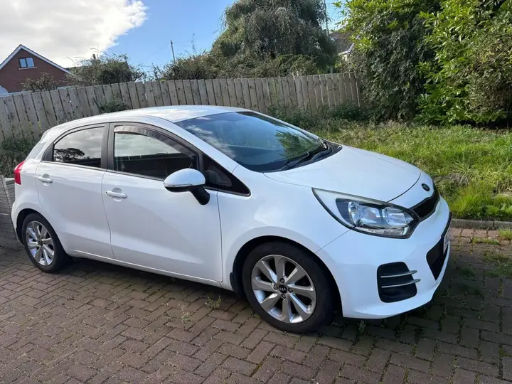 Kia Rio 2015 photo 3