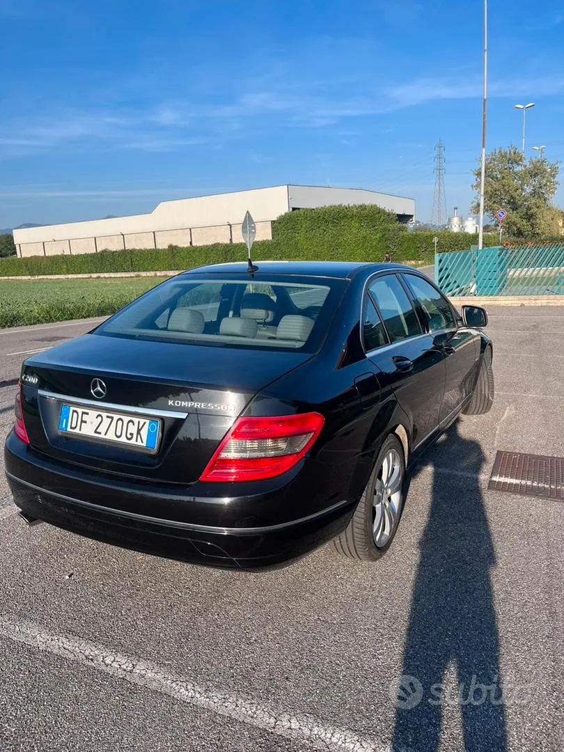 Mercedes-Benz C-Class 2007 photo 2