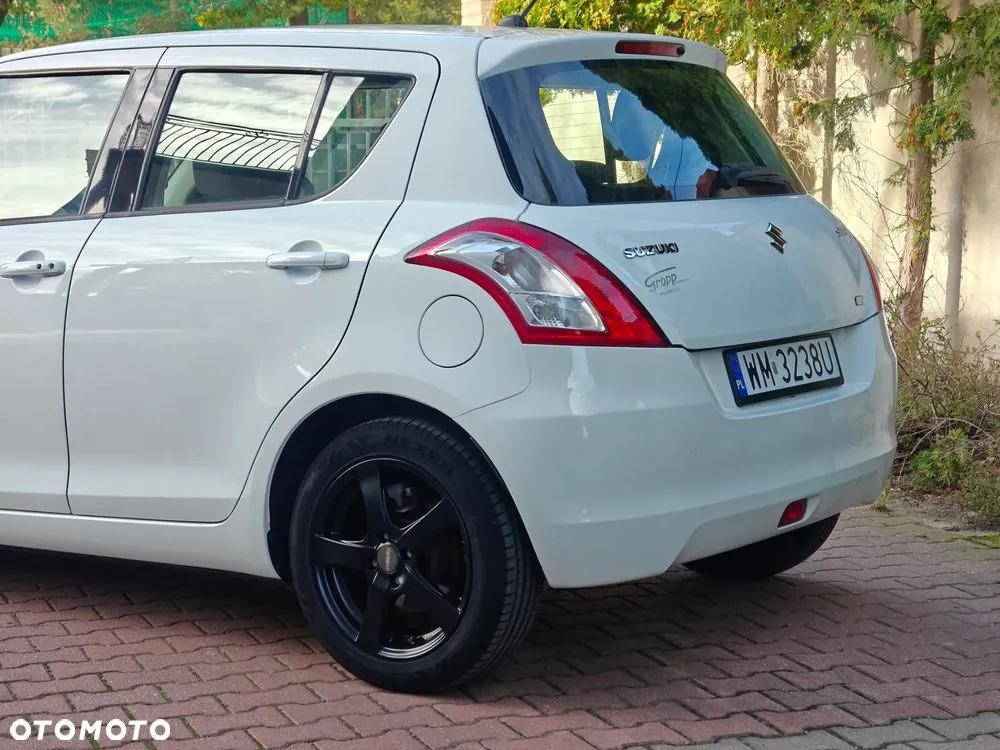 Suzuki Swift 2012 photo 4