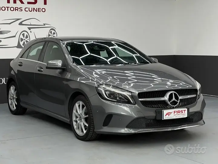 Mercedes-Benz A 180 2016 photo 2