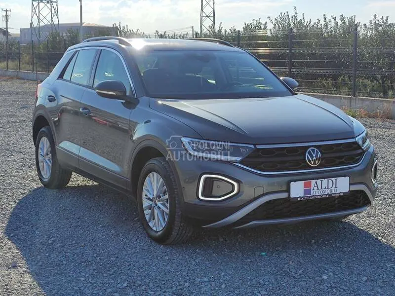 Volkswagen T-Roc 2023 photo 3