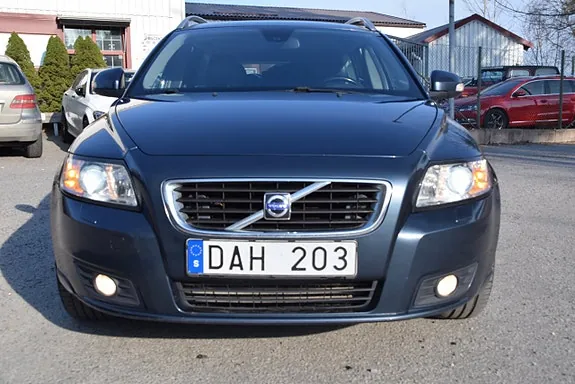 Volvo V50 2010 photo 2