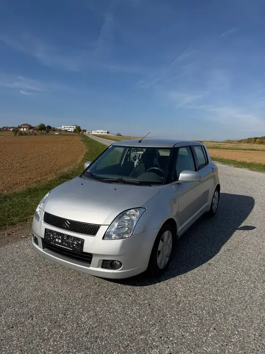 Suzuki Swift 2006 photo 2