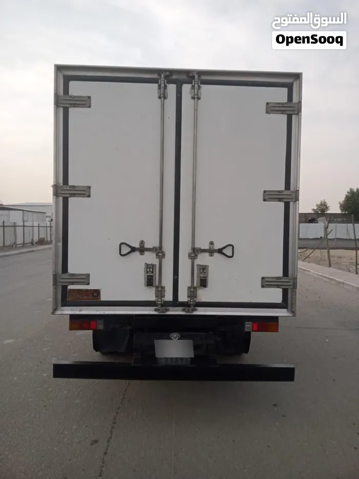 Mitsubishi Canter 2021 photo 3