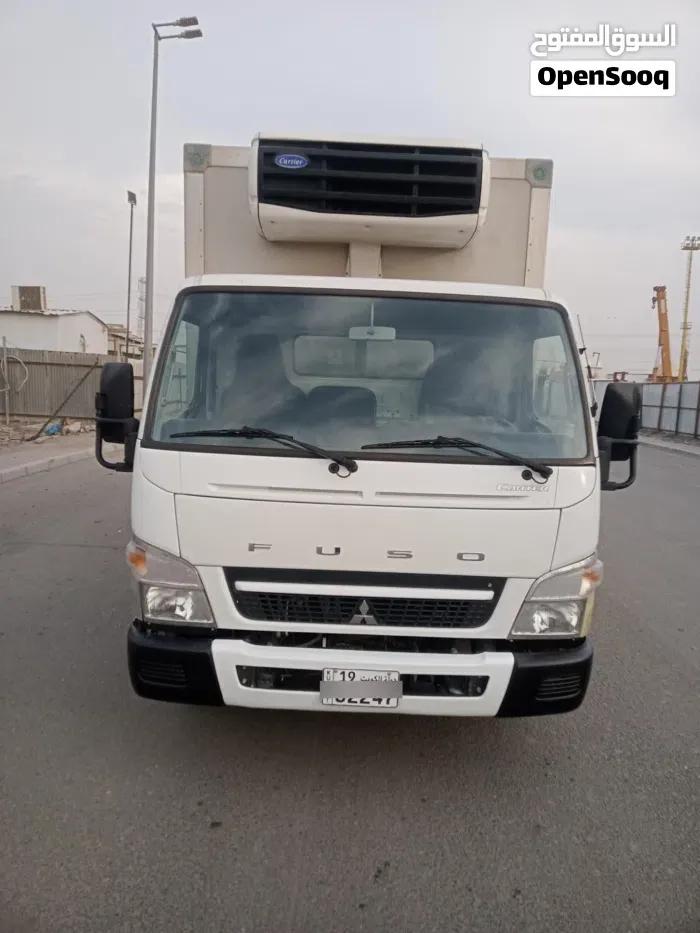 Mitsubishi Canter 2021 photo 2