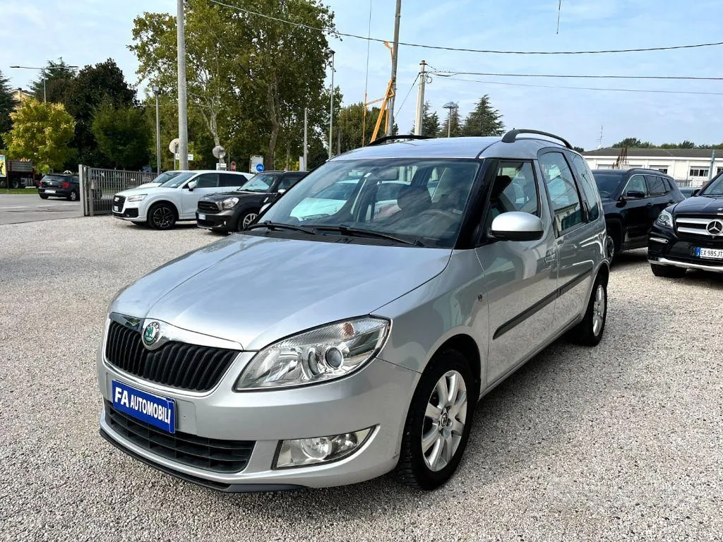 Skoda Roomster 2011 photo 2