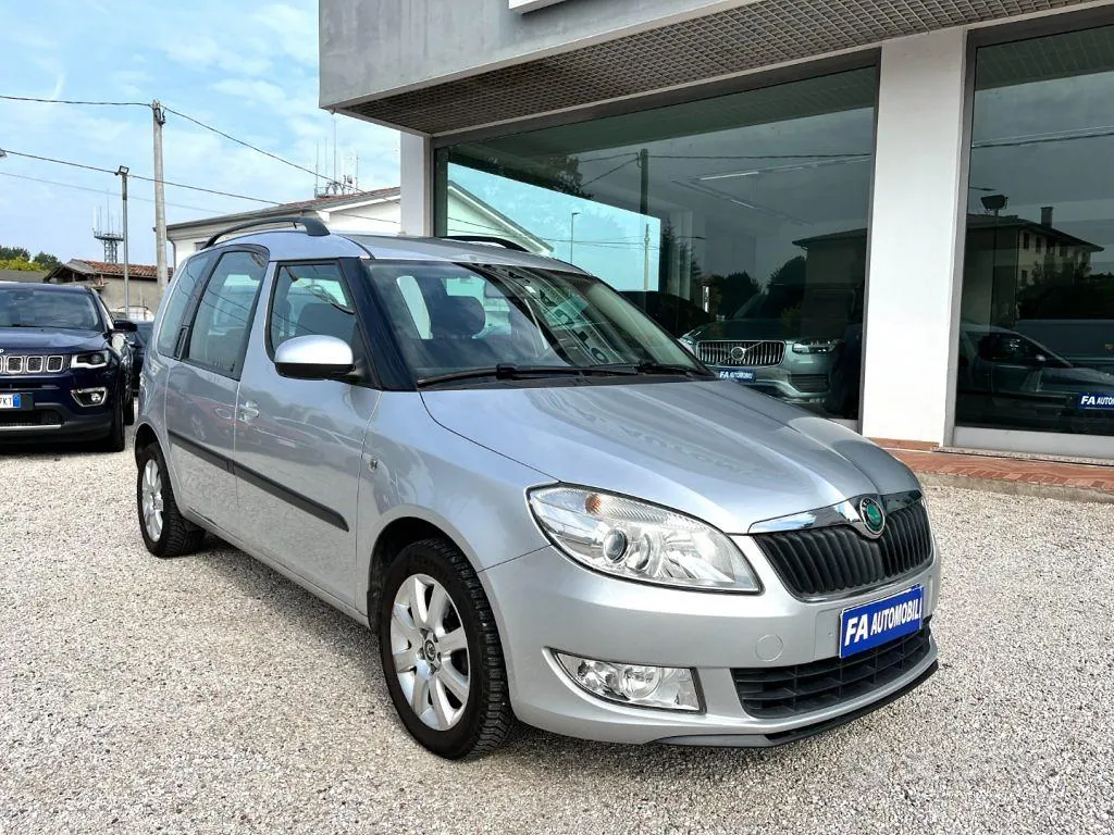Skoda Roomster 2011 photo 4