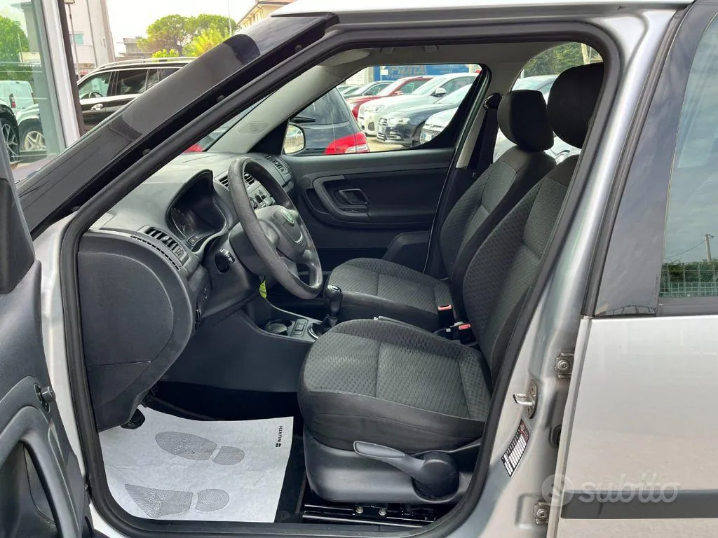 Skoda Roomster 2011 photo 5