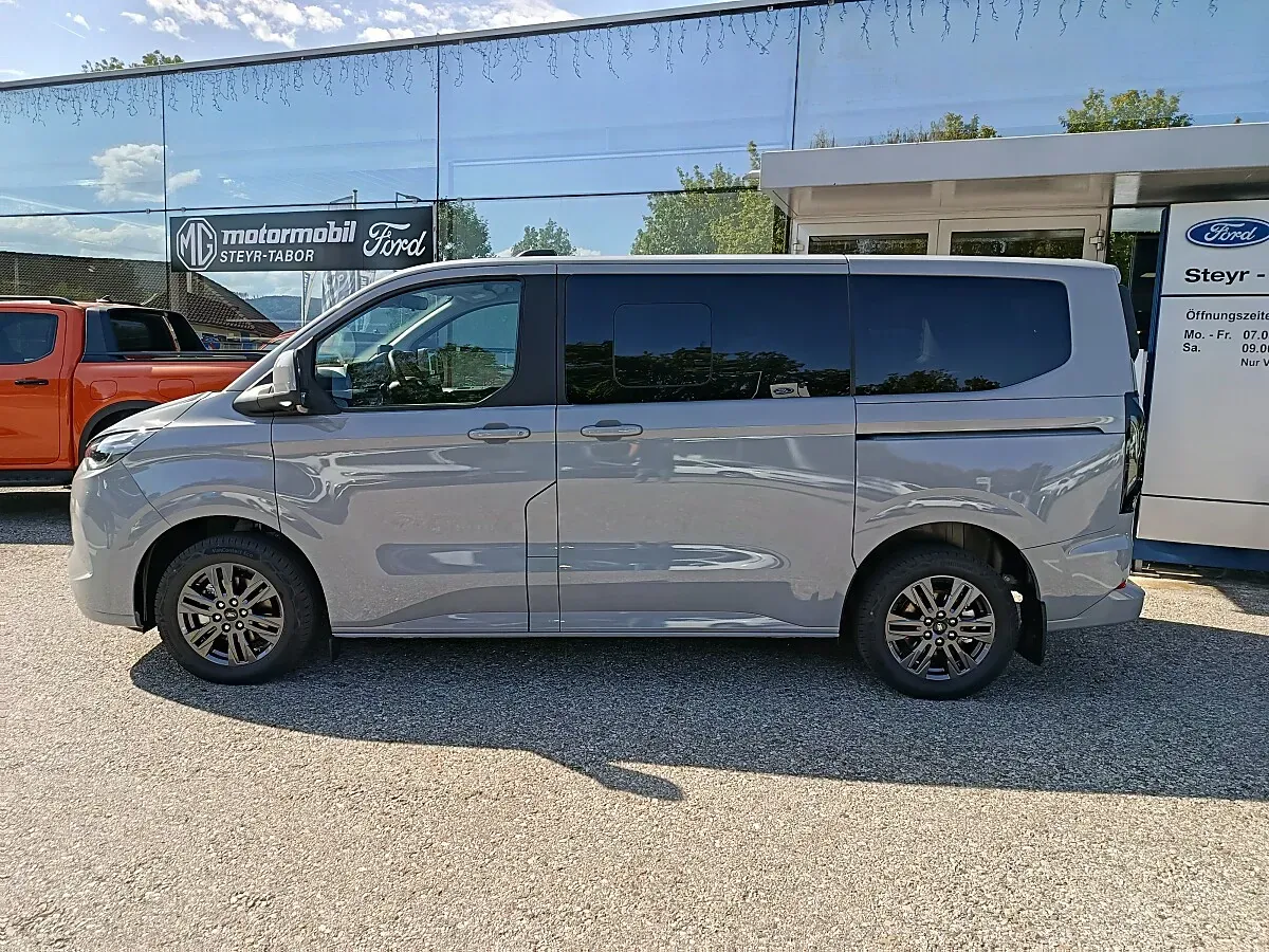 Ford Tourneo photo 3