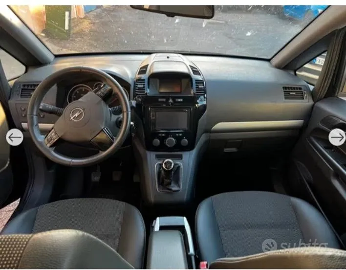 Opel Zafira 2011 photo 2