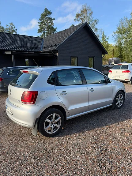 Volkswagen Polo 2011 photo 2