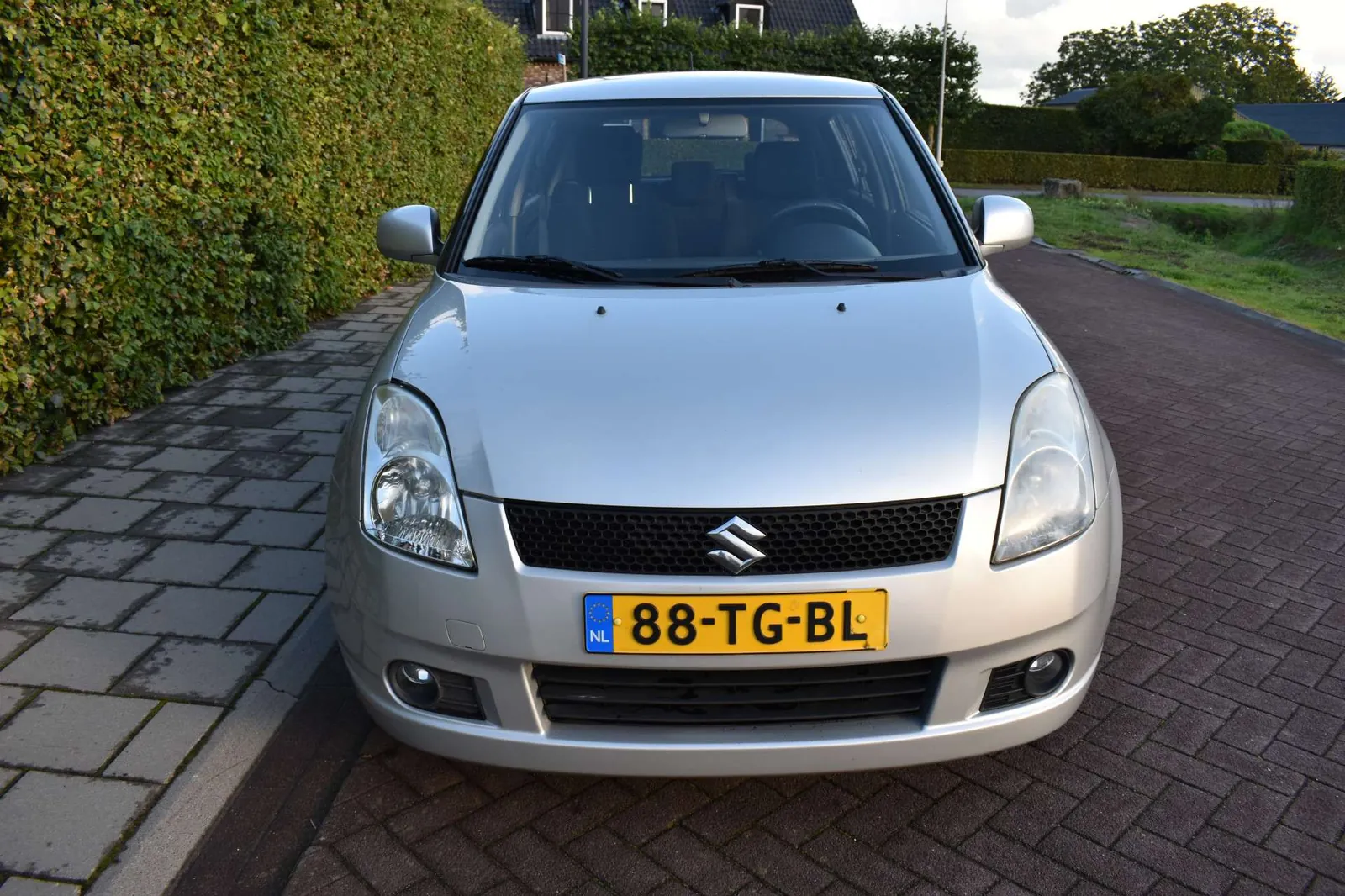 Suzuki Swift 2006 photo 2