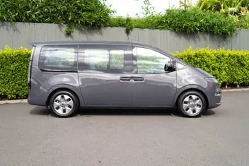 Hyundai Staria 2026 photo 3