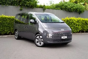 Hyundai Staria 2026 photo 2