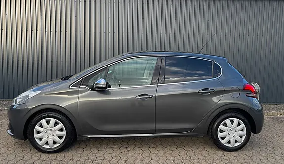 Peugeot 208 2015 photo 4