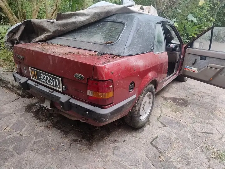 Ford Escort 1985 photo 3