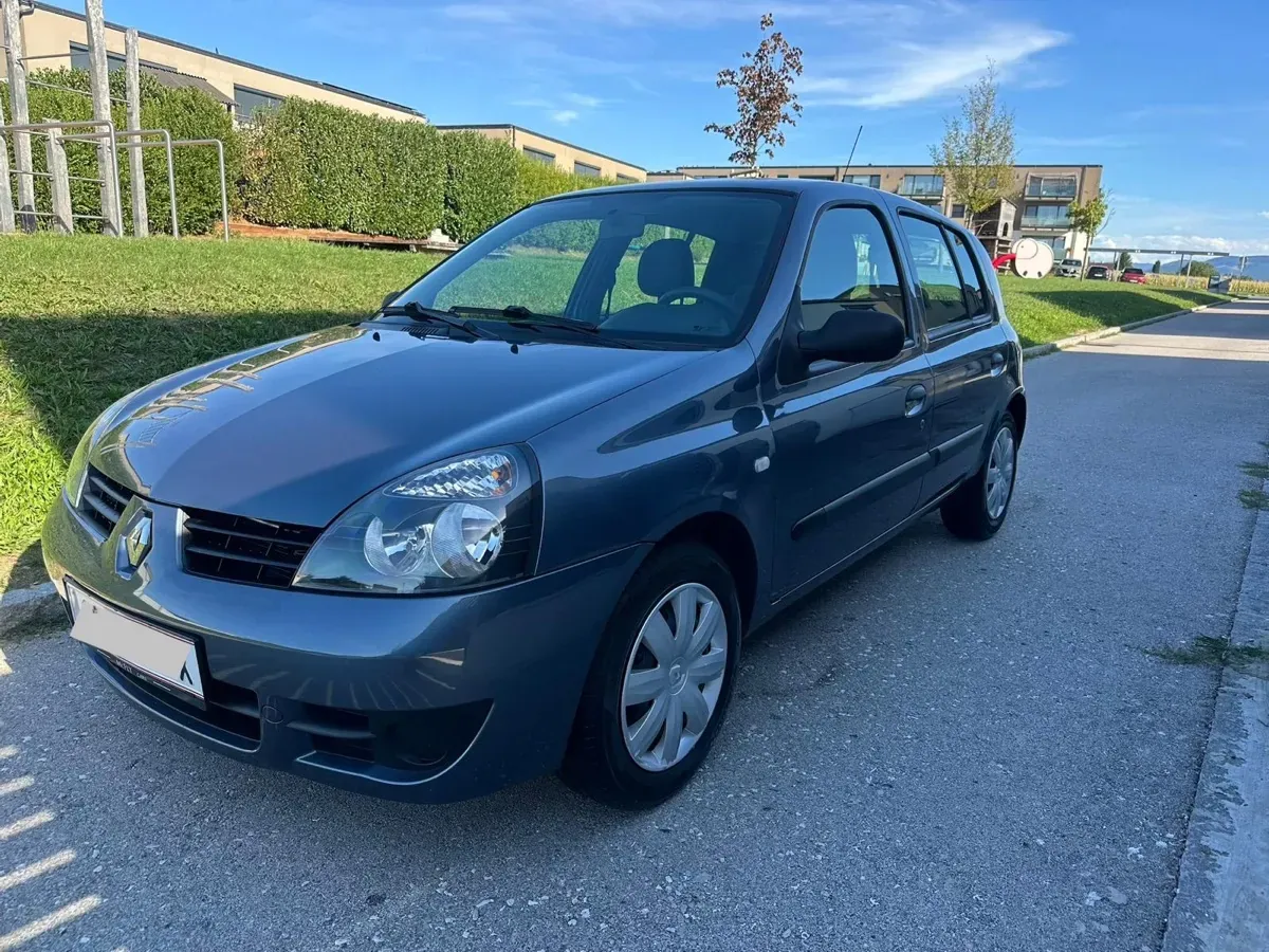 Renault Clio 2010 photo 3