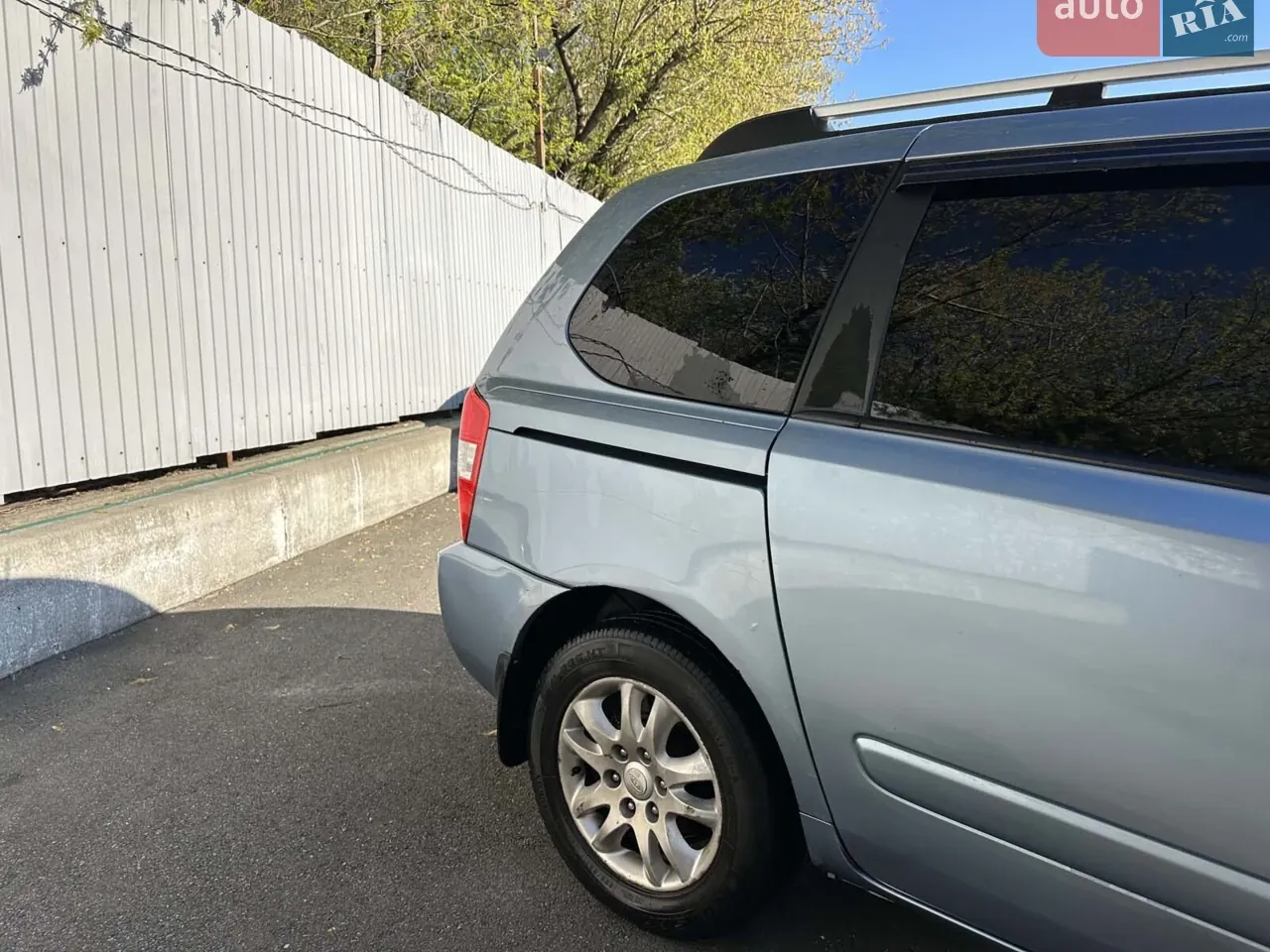 Kia Carnival 2006 photo 5
