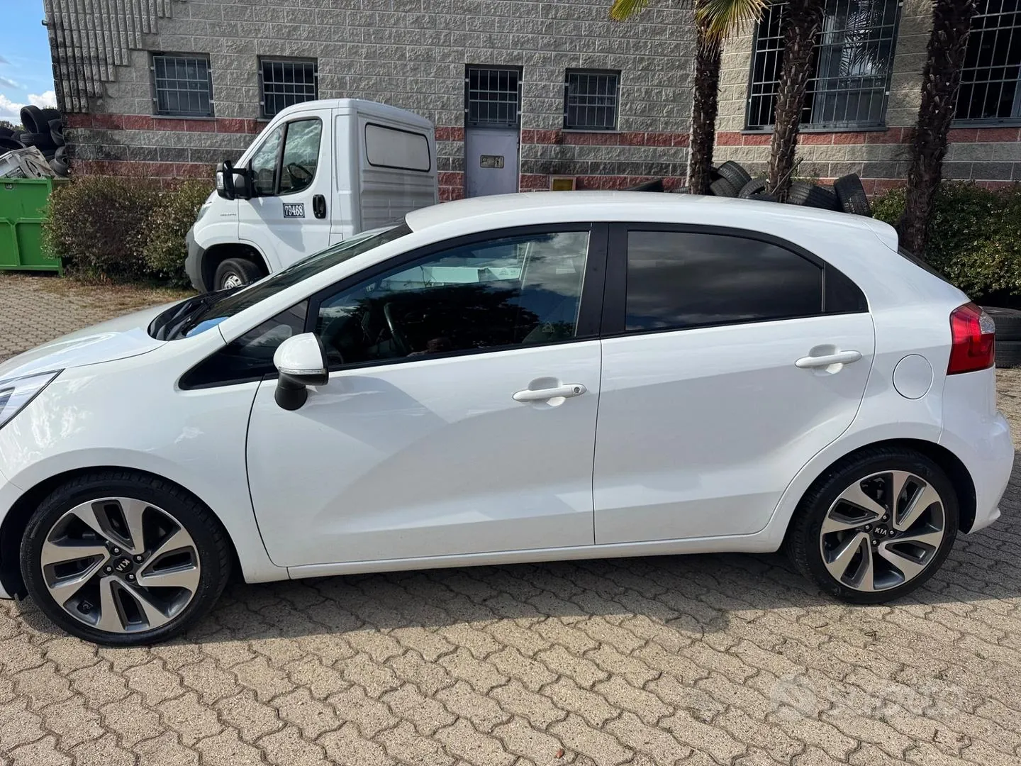 Kia Rio 2015 photo 2